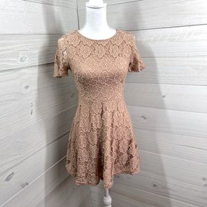 Forever 21 Floral Lace Dress M (jrs.) FREE SHIP